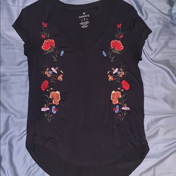Flower v neck - Picture 1 of 2